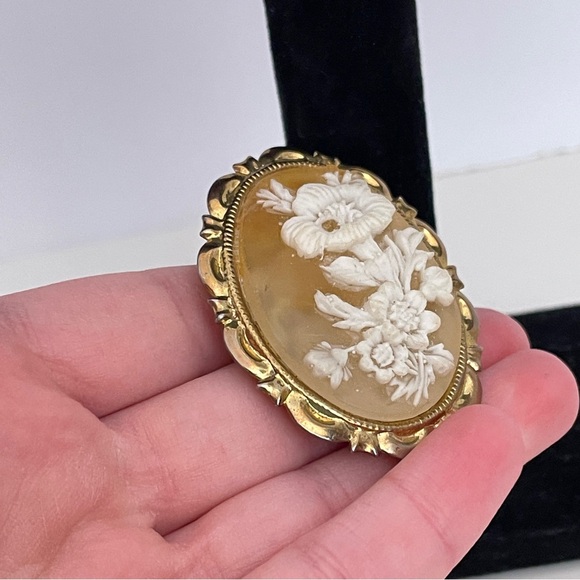 Vintage 40's Lucite Floral CAMEO CottageCore Fairy Ballet Core Retro Dress Clip - Picture 2 of 8